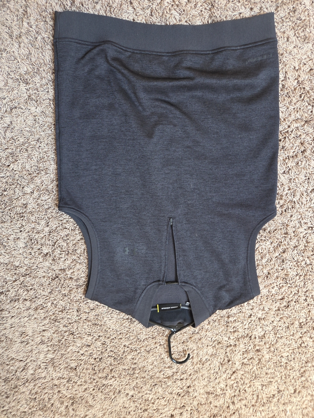 Mens size medium under armour brand vest grey and black flecks